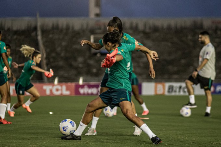 Seleo feminina inicia preparao para amistosos contra Argentina